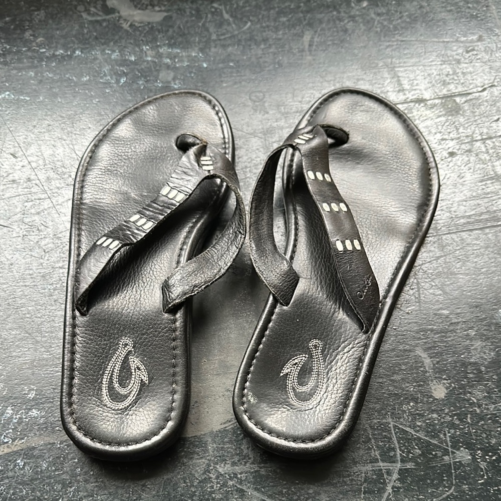 Olukai thong sandals
